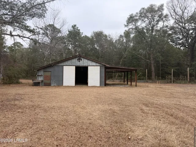 $299,500 | 10562 Grays Highway, Ridgeland, SC 29936
