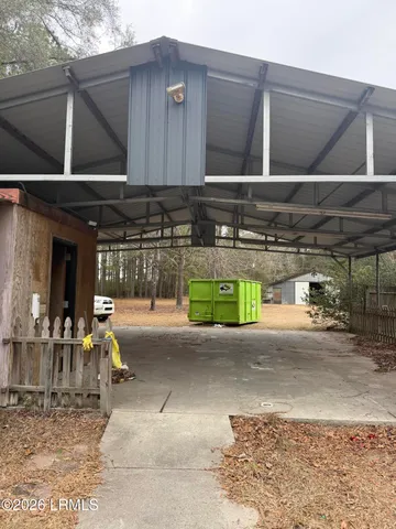 $299,500 | 10562 Grays Highway, Ridgeland, SC 29936