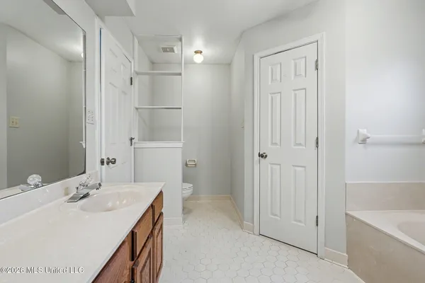 $450,000 | 5900 Paloma Drive, Olive Branch, MS 38654