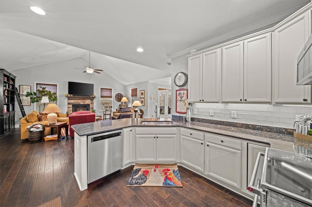 77 Angus Run Seneca, SC 29672 - Photo 8 of 36