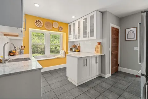 $699,000 | 11 Curve Street, Sherborn, MA 01770