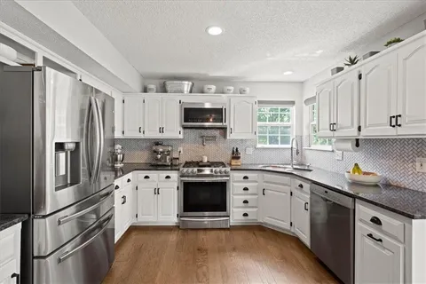$420,000 | 21719 West 51st Terrace, Shawnee, KS 66226