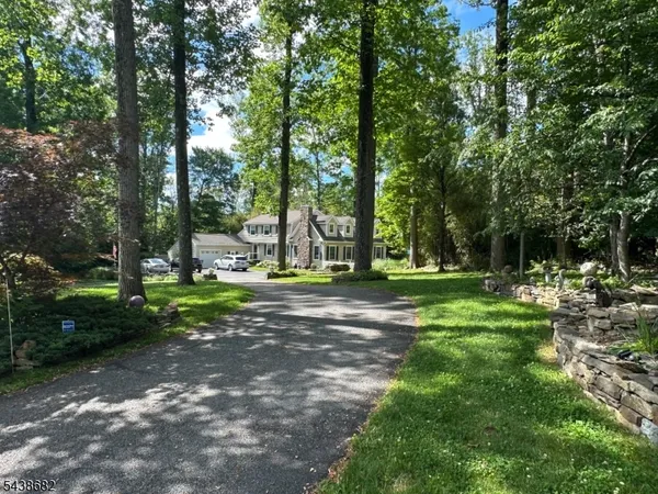 $881,000 | 30 Dogwood Drive, Chester, NJ 07930