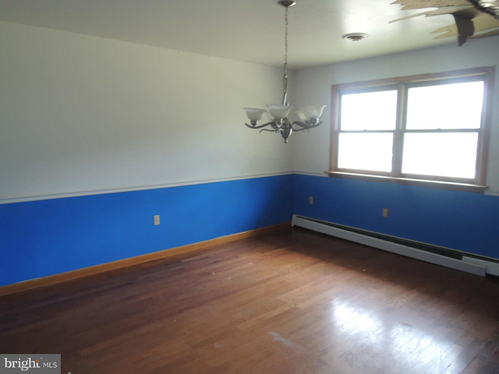 5042 Valley Road Berkeley Springs, WV 25411 - Photo 22 of 28 Dining Room