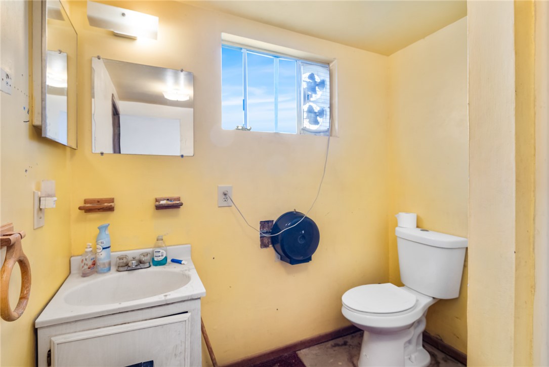 1418 South Canelo Road Golden Valley, AZ 86413 - Photo 31 of 39 Gallery Image 31