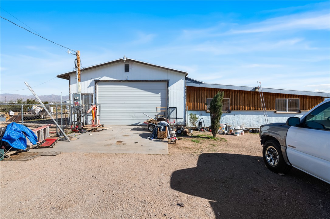 1418 South Canelo Road Golden Valley, AZ 86413 - Photo 5 of 39 Gallery Image 5
