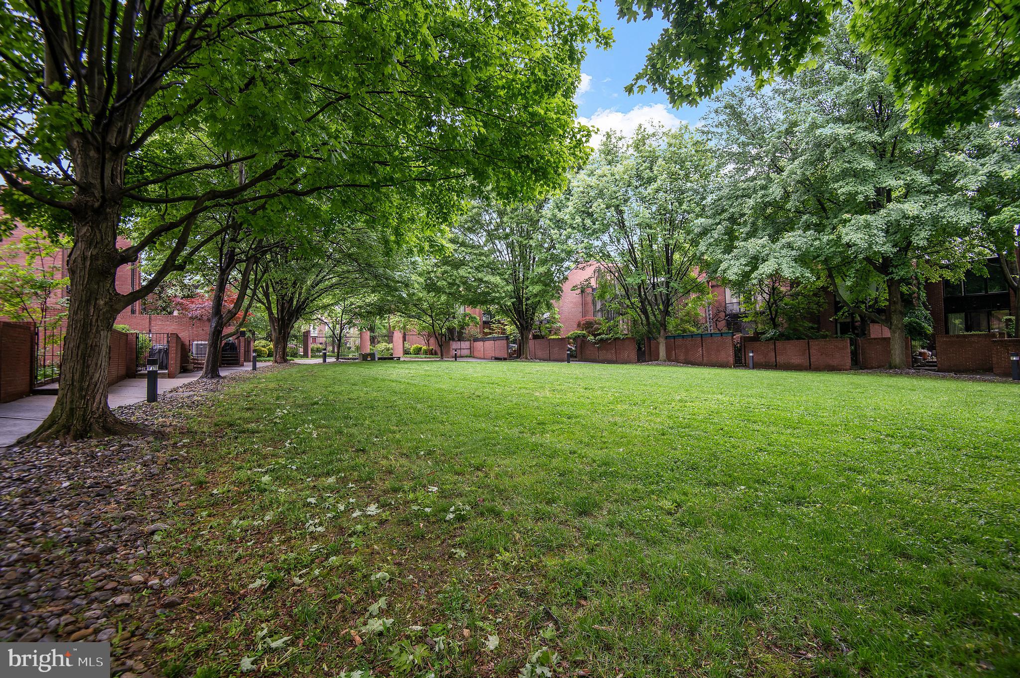 1410 Mason Street Baltimore, MD 21217 - Photo 16 of 24 a view of green field