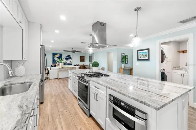 $1,450,000 | 4748 Overlook Drive Northeast, St. Petersburg, FL 33703