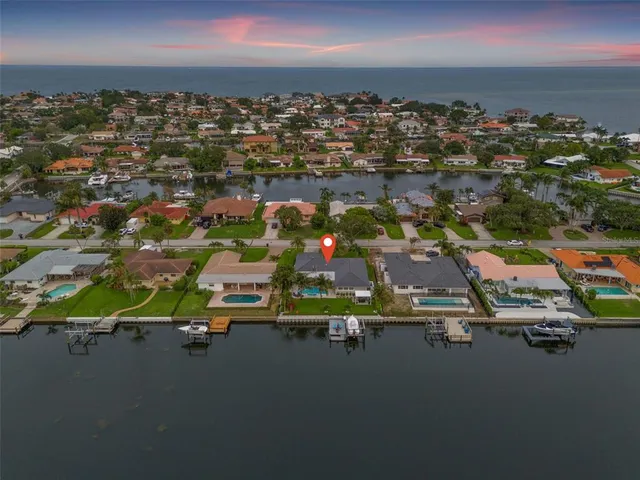 $1,450,000 | 4748 Overlook Drive Northeast, St. Petersburg, FL 33703