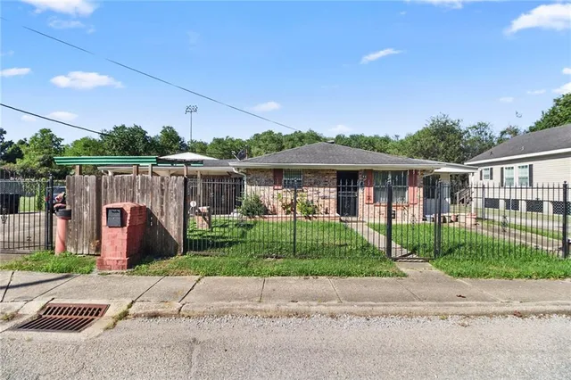 $139,500 | 3812 Metropolitan Street, New Orleans, LA 70126