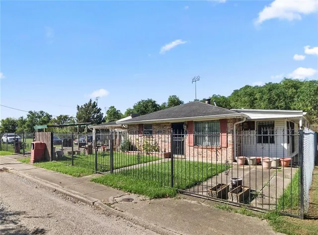 $139,500 | 3812 Metropolitan Street, New Orleans, LA 70126