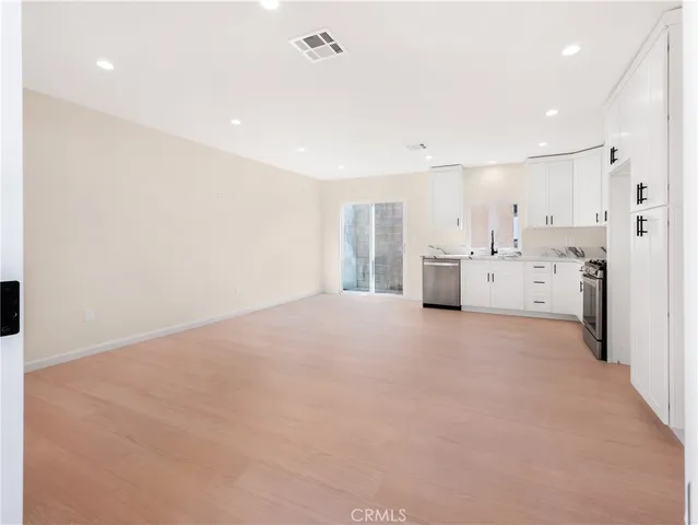 $2,950 | 636 Pioneer Drive, Unit A, Glendale, CA 91203