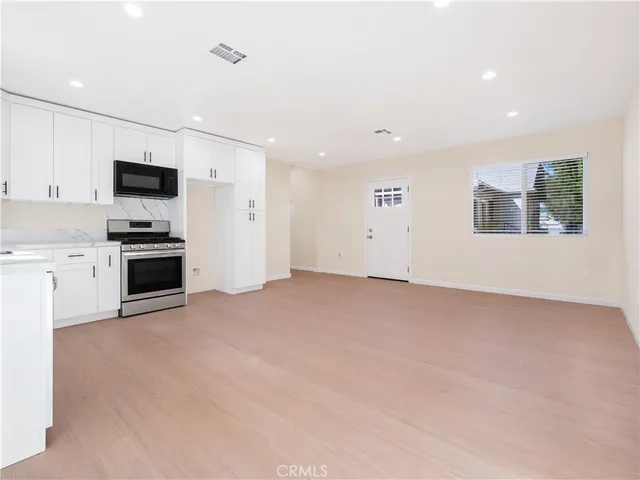 $2,950 | 636 Pioneer Drive, Unit A, Glendale, CA 91203