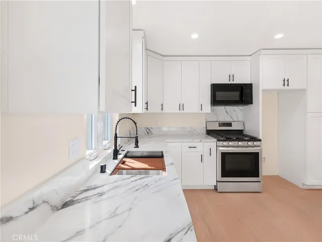 $2,950 | 636 Pioneer Drive, Unit A, Glendale, CA 91203