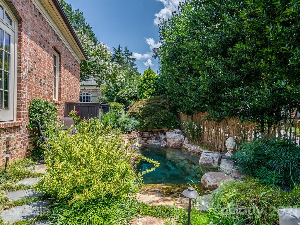 2332 Providence Road, Unit 1 Charlotte, NC 28211 - Photo 4 of 34 Gallery Image 4