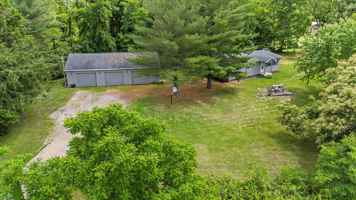 3011 Barth Road Belpre, OH 45714 - Photo 2 of 32 3 car garage and house