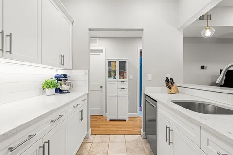 $1,250,000 | 6 Yarmouth Street, Unit 3, Boston, MA 02116