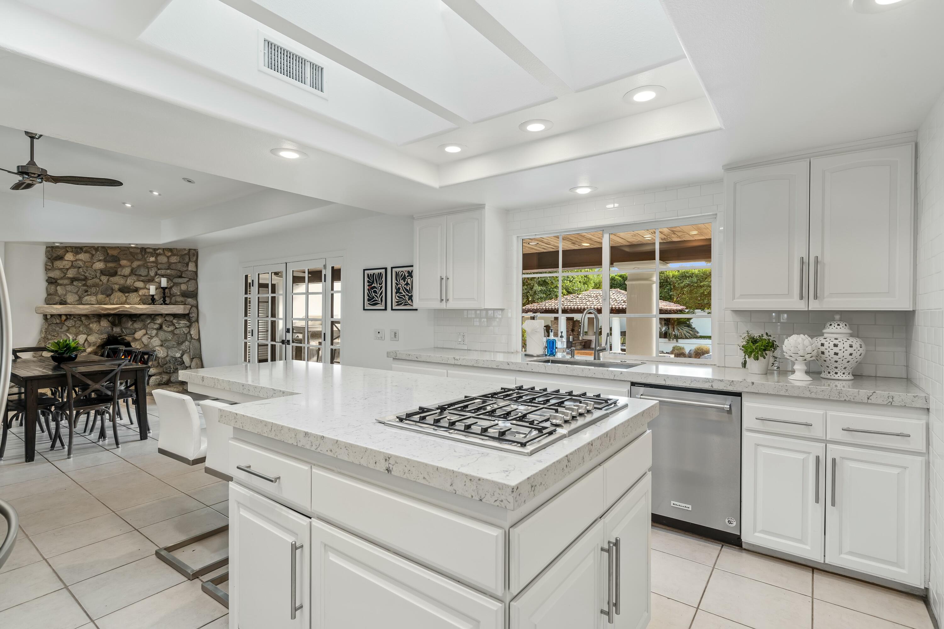 72211 Rancho Road Rancho Mirage, CA 92270 - Photo 23 of 69 Kitchen