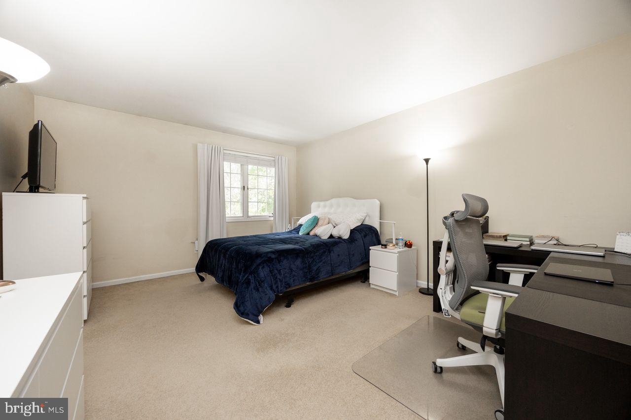 32 Cabot Court Chesterbrook, PA 19087 - Photo 15 of 44 Primary Bedroom