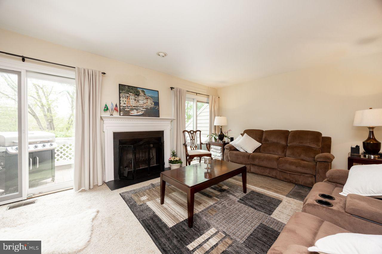 32 Cabot Court Chesterbrook, PA 19087 - Photo 6 of 44 Huge Living Room