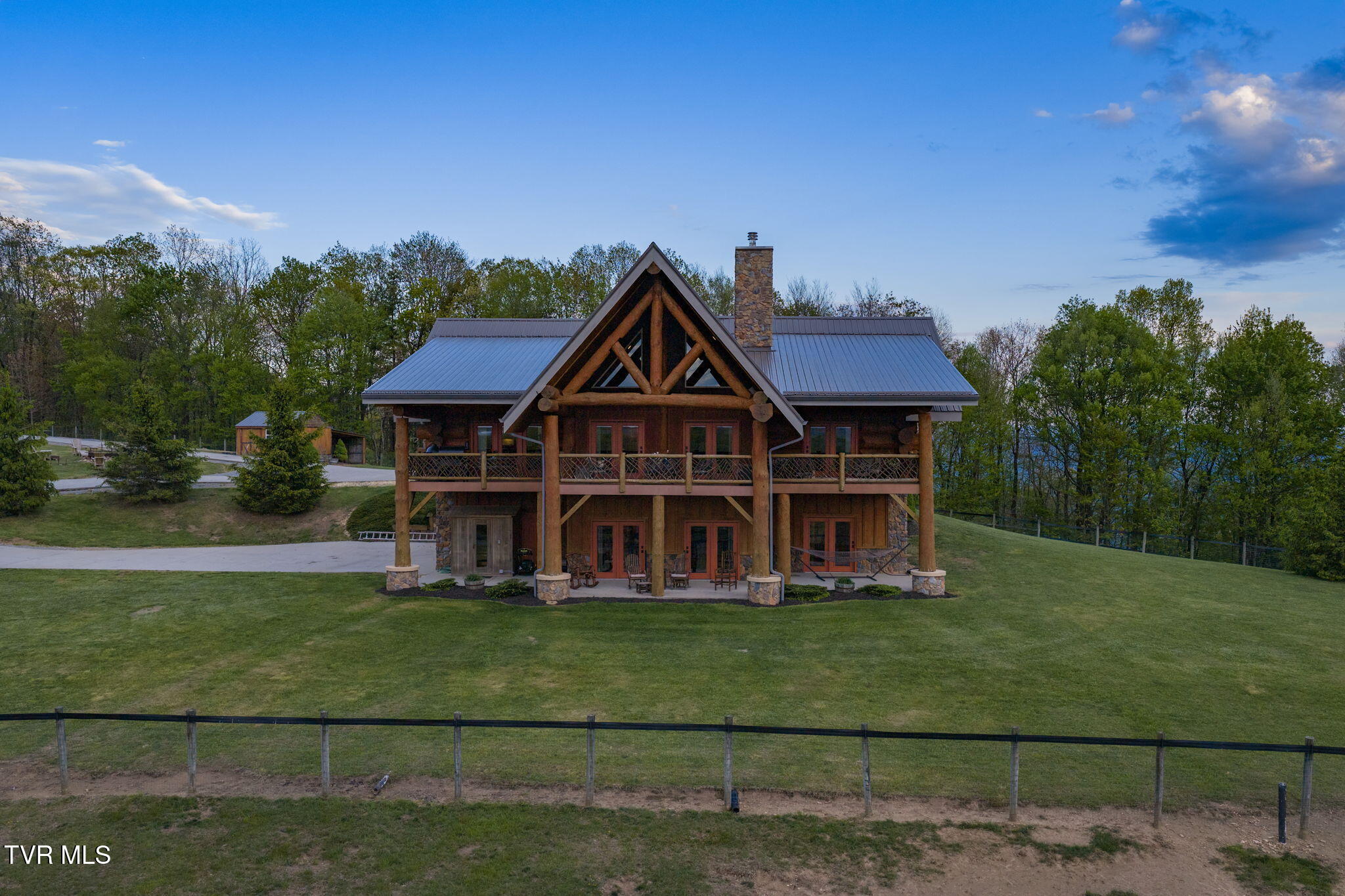 2835 Cross Mountain Road Shady Valley, TN 37688 - Photo 9 of 104 004