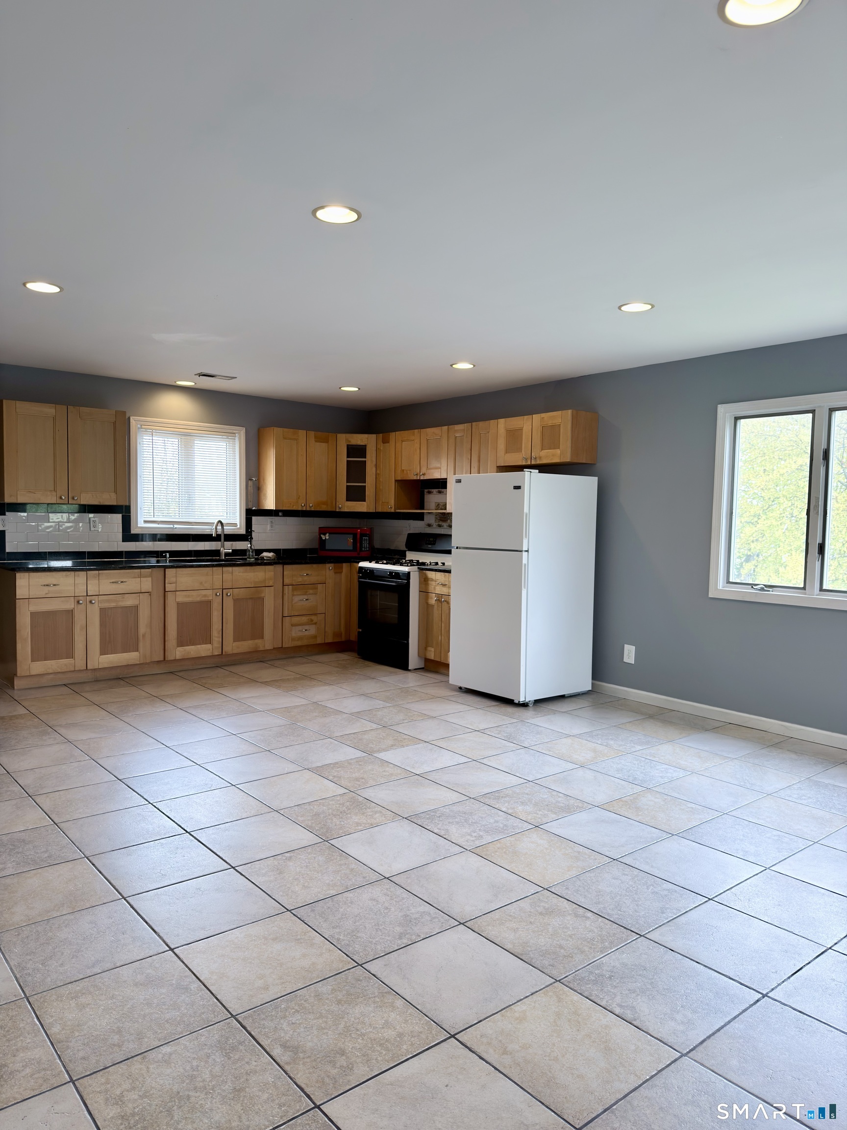 41 Perth Street Bridgeport, CT 06606 - Photo 6 of 7