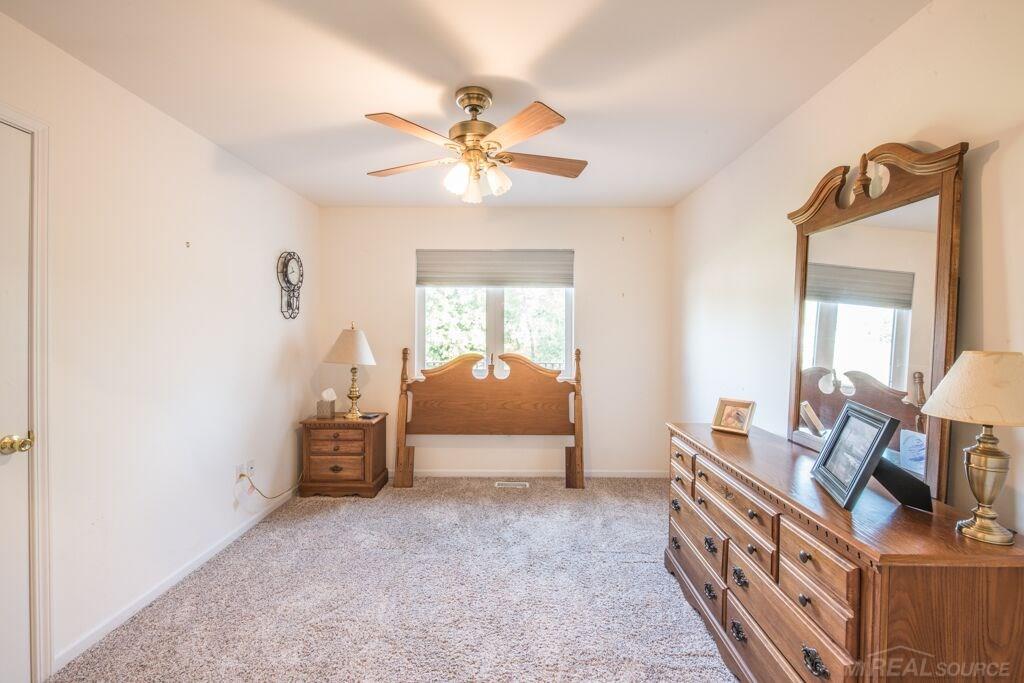 130 Rella Rae Avenue Marysville, MI 48040 - Photo 8 of 24 31257954-7.JPG