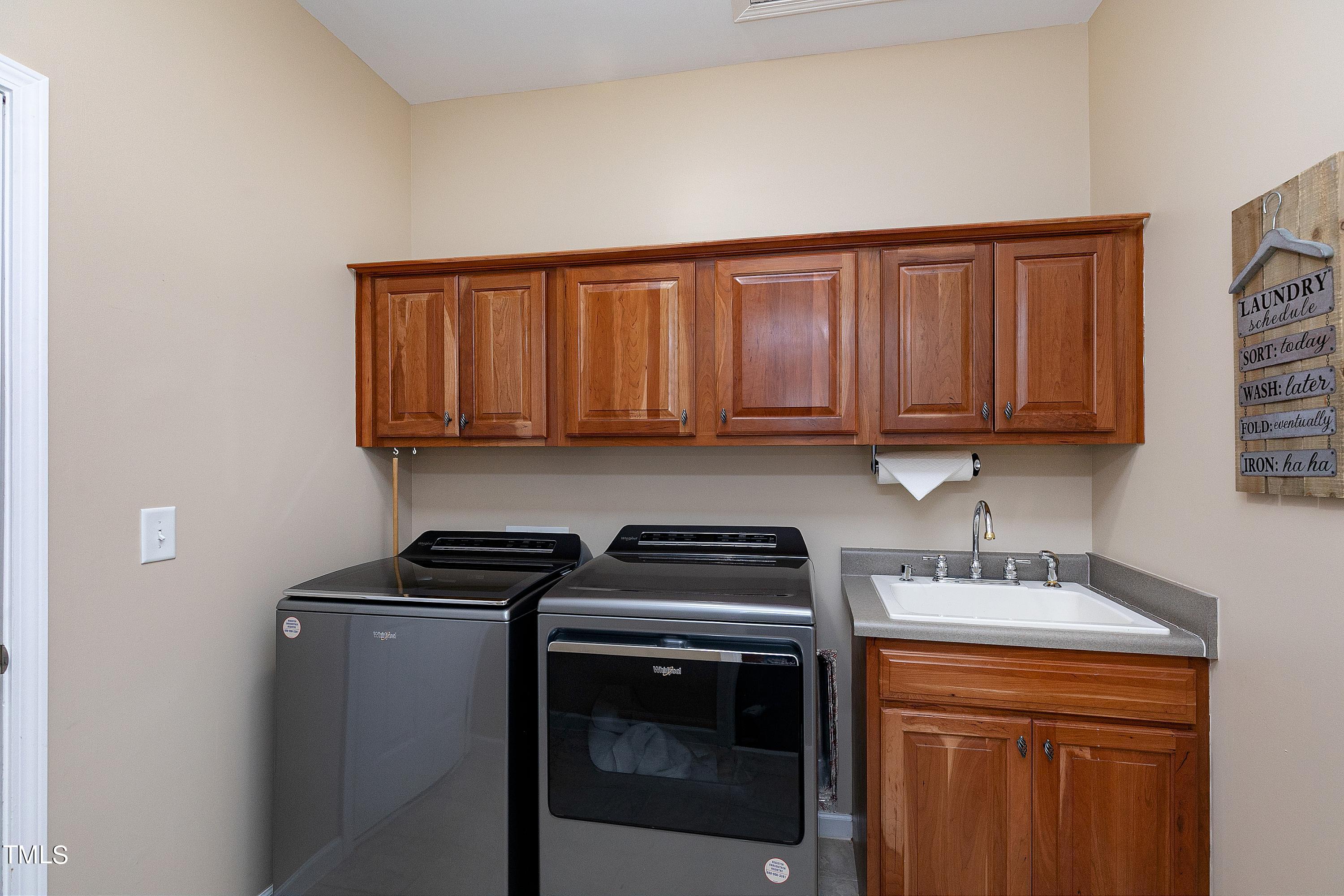 6115 Leesburg Lane Raleigh, NC 27617 - Photo 33 of 46 33-Scene-33
