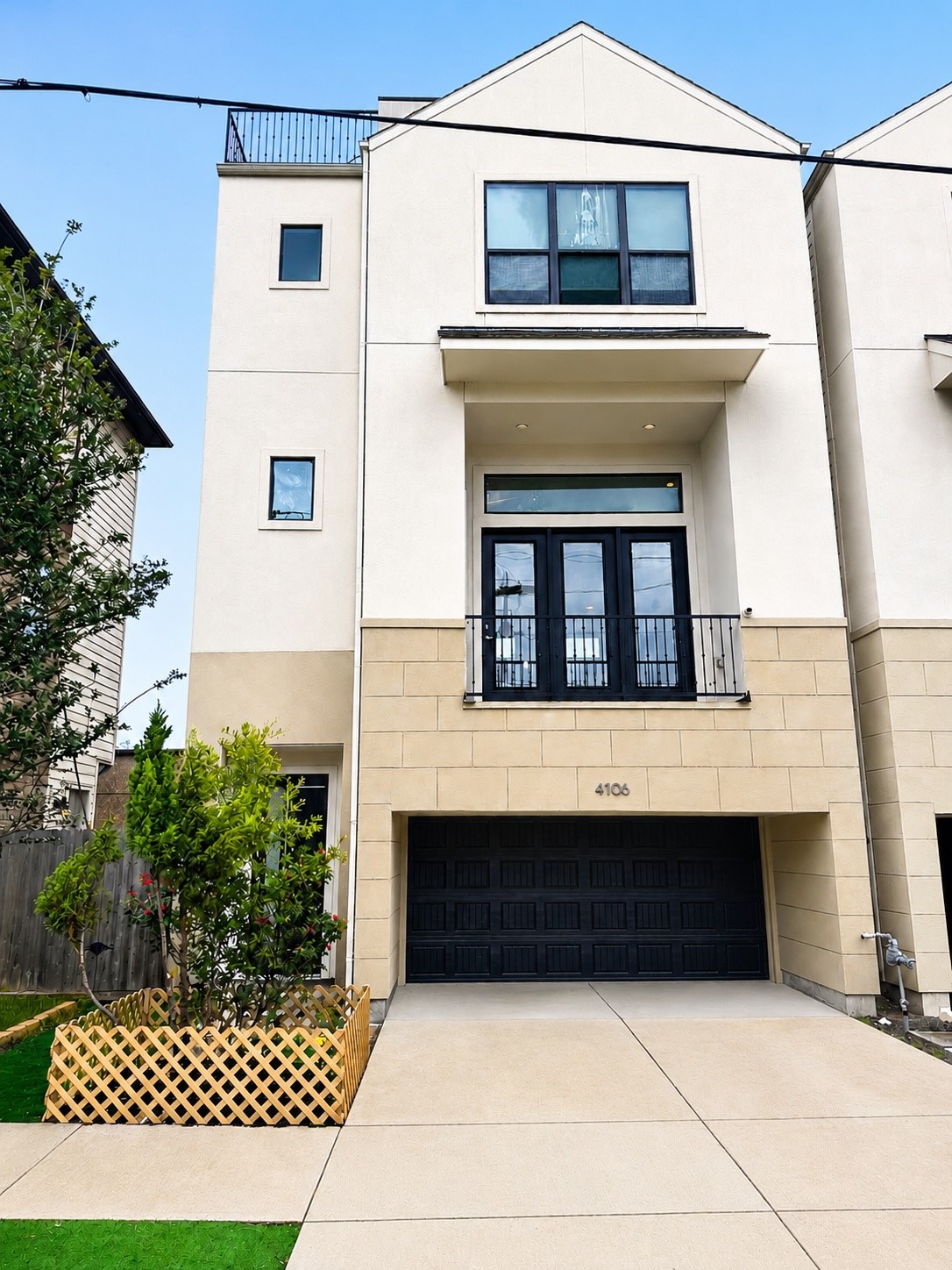 4106 Marina Street Houston, TX 77007 - Photo 1 of 9