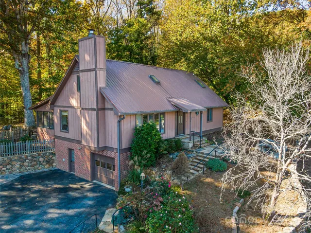 $525,000 | 1326 Valmont Drive, Hendersonville, NC 28791