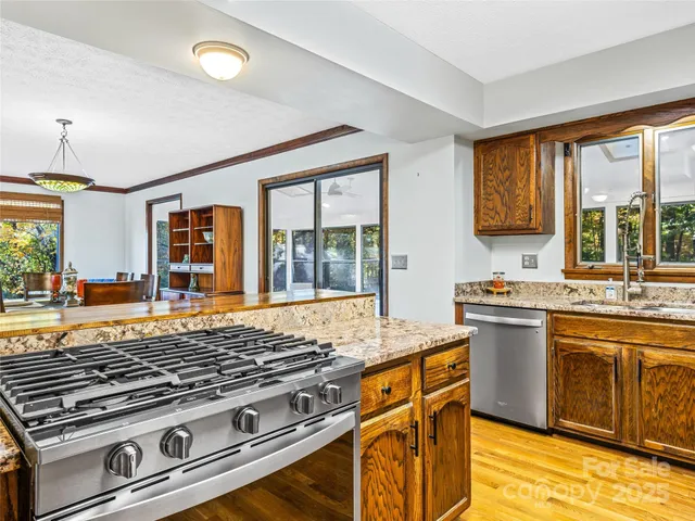 $525,000 | 1326 Valmont Drive, Hendersonville, NC 28791