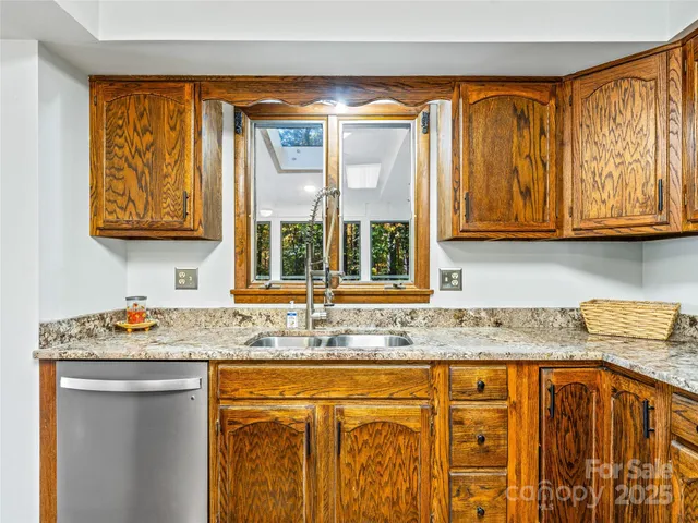 $525,000 | 1326 Valmont Drive, Hendersonville, NC 28791