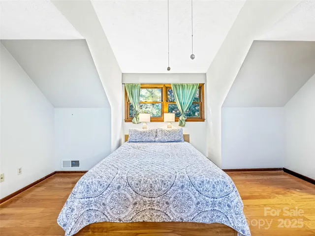 $525,000 | 1326 Valmont Drive, Hendersonville, NC 28791