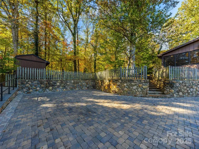 $525,000 | 1326 Valmont Drive, Hendersonville, NC 28791