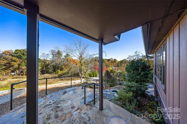 $525,000 | 1326 Valmont Drive, Hendersonville, NC 28791