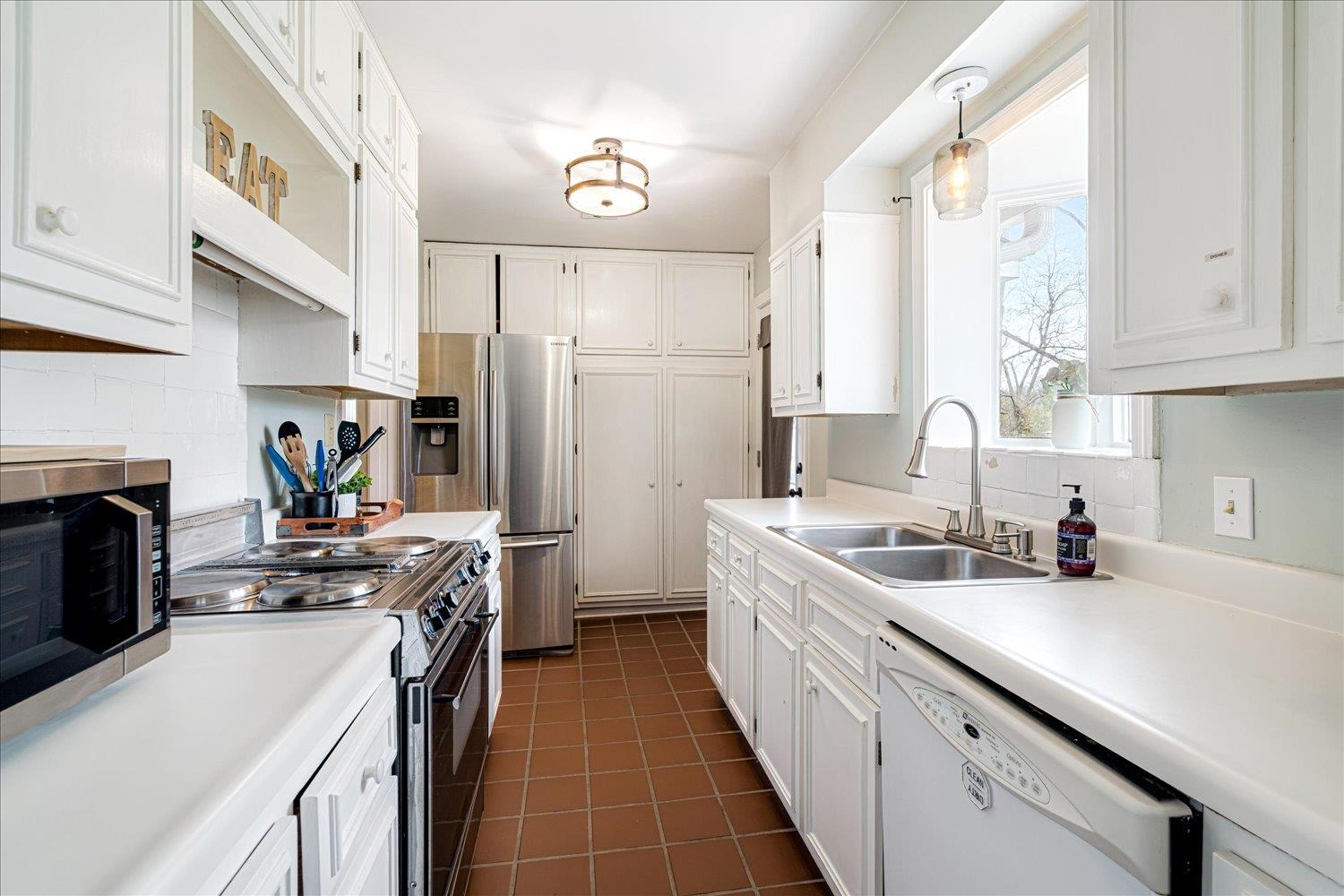 4866 Barfield Road Memphis, TN 38117 - Photo 9 of 29