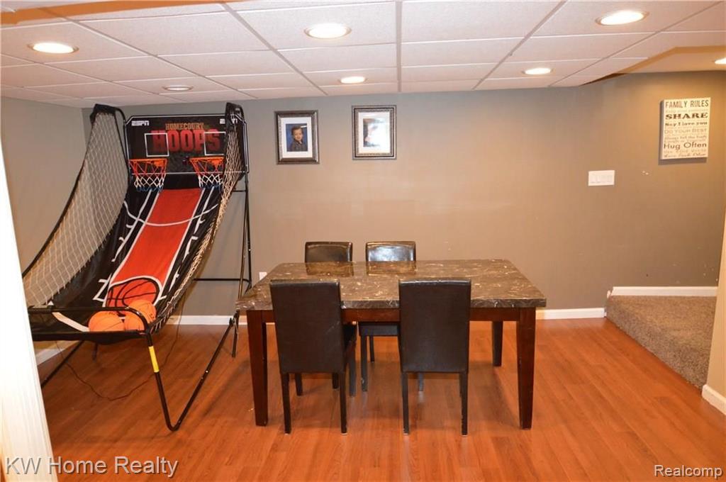 28163 Peppermill Road Farmington Hills, MI 48331 - Photo 23 of 31