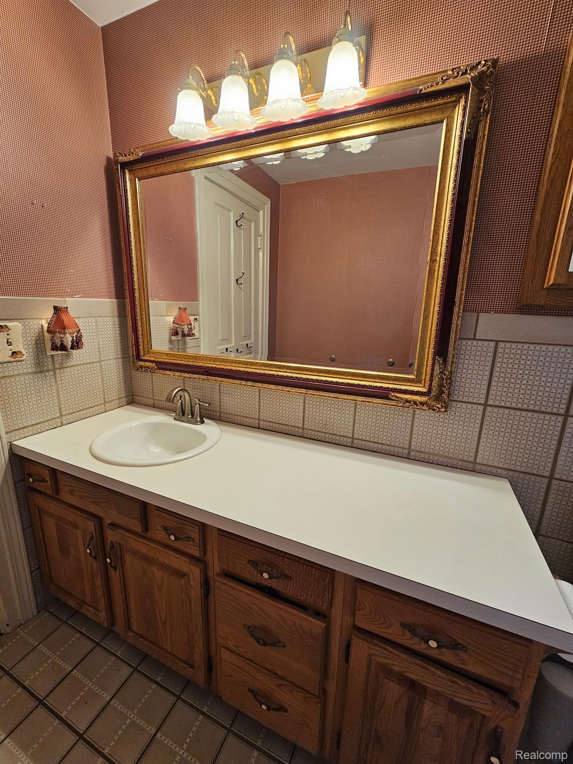 118 South McKinley Road Flushing, MI 48433 - Photo 14 of 33