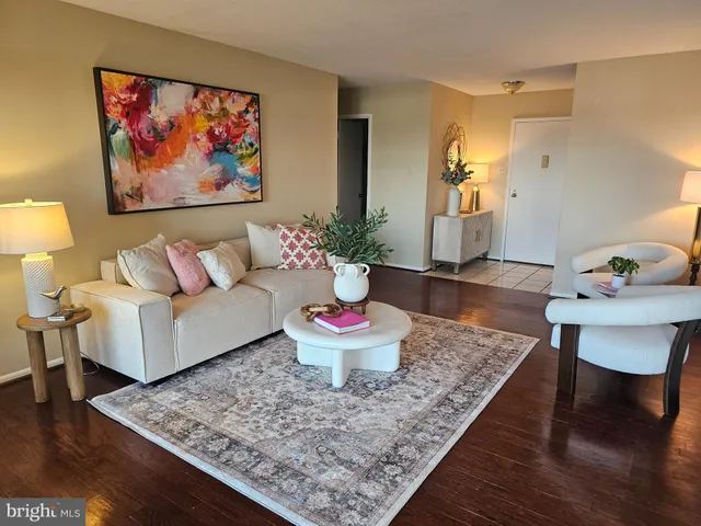 $349,000 | 205 Yoakum Parkway, Unit 1724, Alexandria, VA 22304