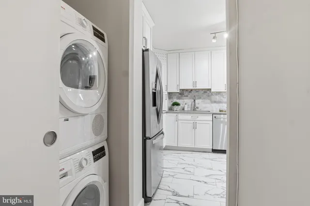 $349,000 | 205 Yoakum Parkway, Unit 1724, Alexandria, VA 22304