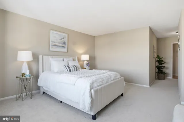 $349,000 | 205 Yoakum Parkway, Unit 1724, Alexandria, VA 22304