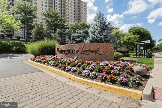 $349,000 | 205 Yoakum Parkway, Unit 1724, Alexandria, VA 22304