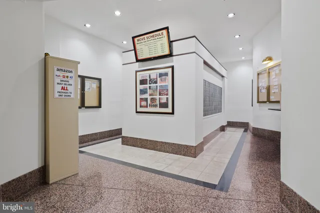 $349,000 | 205 Yoakum Parkway, Unit 1724, Alexandria, VA 22304