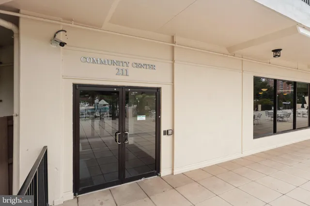 $349,000 | 205 Yoakum Parkway, Unit 1724, Alexandria, VA 22304