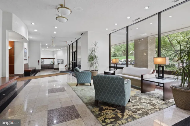 $349,000 | 205 Yoakum Parkway, Unit 1724, Alexandria, VA 22304