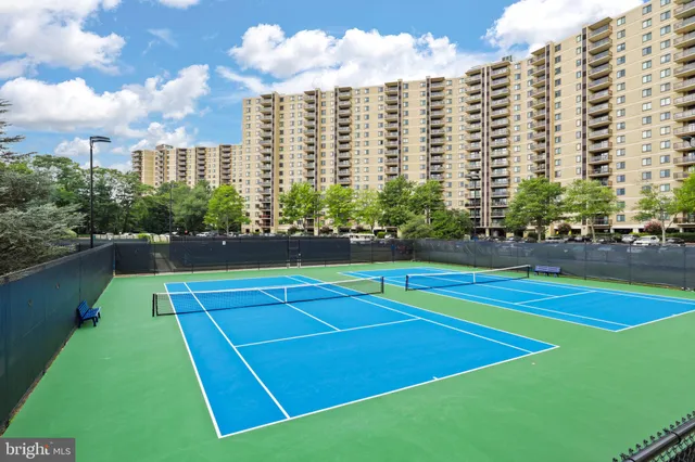 $349,000 | 205 Yoakum Parkway, Unit 1724, Alexandria, VA 22304