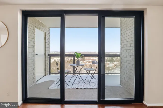 $349,000 | 205 Yoakum Parkway, Unit 1724, Alexandria, VA 22304