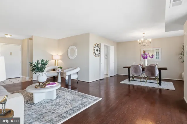 $349,000 | 205 Yoakum Parkway, Unit 1724, Alexandria, VA 22304