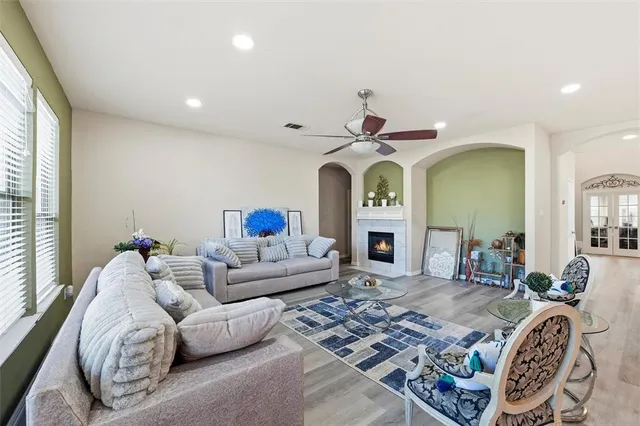 $450,000 | 1133 Spanish Moss Drive, Savannah, TX 76227