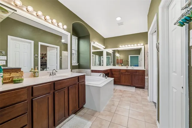 $460,000 | 1133 Spanish Moss Drive, Savannah, TX 76227